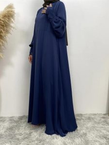 Abaya chic en bleu, style moderne et intemporel