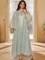 Modèle moderne d'Abaya Dubai avec détails soignés