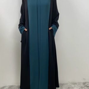 Vêtement traditionnel émirati en bleu émeraude