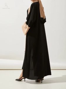 Abaya kimono avec design noir et beige, style Dubai