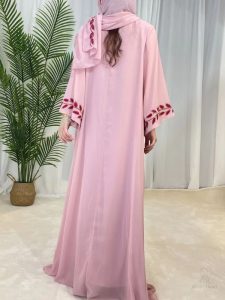 Abaya Dubai en rose blush, parfaite pour toutes occasions