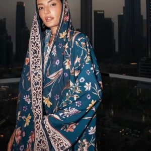 Abaya Dubai chic avec détails modernes