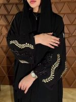 Modèle Dubaï, abaya noire intemporelle
