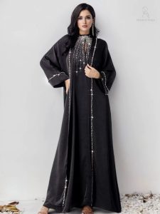 Abaya Al-Tasnim, style oriental distinctif