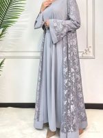 Abaya Dubai en dentelle grise raffinée