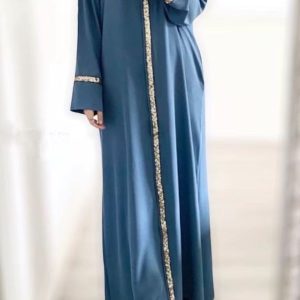 Abaya urbaine bleu minéral élégante de Dubai