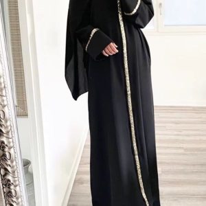 Abaya urbaine noire élégante de style Dubai