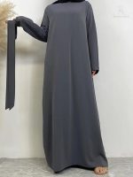 Abaya grise élégante pour un style moderne