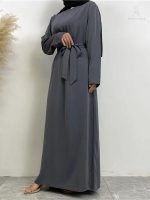 Abaya grise polyvalente pour diverses occasions