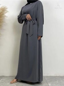 Abaya grise polyvalente pour diverses occasions