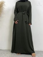 Vêtement traditionnel abaya en teinte kaki