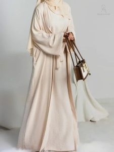 Kimono beige, abaya chic, style contemporain, deux pièces