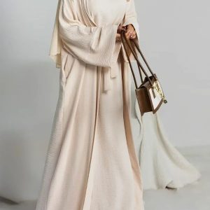 Kimono beige, abaya chic, style contemporain, deux pièces