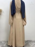 Abaya légère en beige crème, parfaite pour toutes occasions