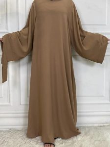 Kimono beige léger, style abaya, parfait pour toutes occasions