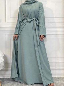Vêtement traditionnel bleu azur
