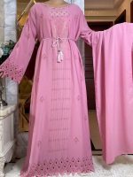 Abaya kimono satinée rose poudré élégante