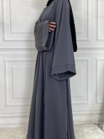 Abaya kimono gris, idéal pour une tenue raffinée