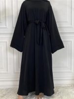 Abaya kimono noir ébène élégante et sophistiquée