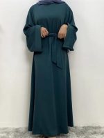 Abaya chic en vert émeraude pour toutes occasions