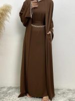 Modèle d'abaya marron, idéal pour toutes occasions