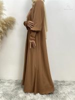 Abaya chic dans une teinte marron clair
