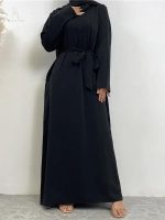 Abaya en noir, style classique et intemporel