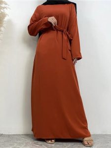 Abaya longue orange, parfaite pour un look raffiné