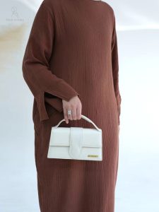 Abaya chic en coton, couleur café pour un look raffiné