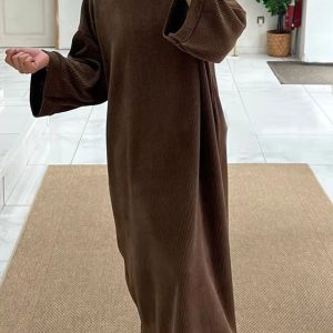 Abaya en velours marron pour femme élégante