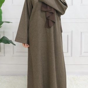 Abaya satin marron foncé élégante et raffinée