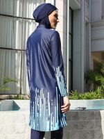 Burkini élégant en bleu pour la plage et la piscine