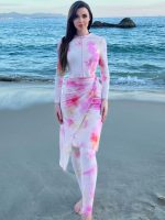 Burkini femme nuage rose, élégant et confortable pour la baignade