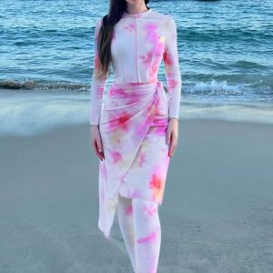 Burkini femme nuage rose, élégant et confortable pour la baignade