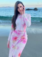 Burkini féminin en rose, style moderne et protection solaire