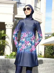 Ensemble de burkini avec motifs tropicaux pour femme active