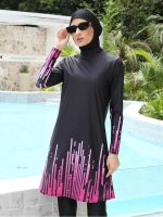 Ensemble de burkini rose avec design linéaire moderne