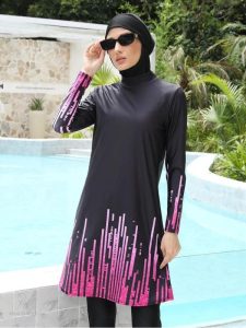 Ensemble de burkini rose avec design linéaire moderne