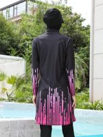Mode aquatique féminin : burkini à trois pièces coloré