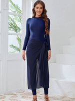 Burkini élégant en coloris marine, idéal pour l'été