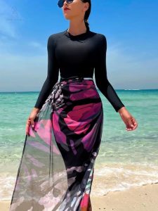 Burkini noir avec paréo assorti pour baignade élégante