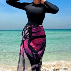 Maillot de bain noir avec paréo, idéal pour la plage