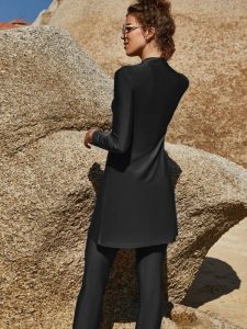 Burkini noir, design moderne et confortable pour la baignade