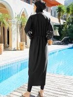 Burkini noir confortable avec motifs pour activité aquatique