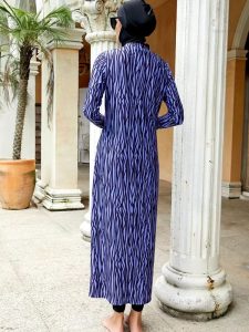 Mode de plage, burkini Jasmina en bleu vibrant