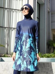 Ensemble de burkini avec motifs inspirés des aurores