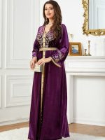 Caftan traditionnel algérien avec motifs dorés
