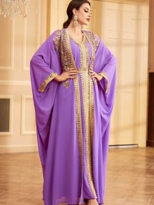 Vêtement de mariage algérien avec design raffiné