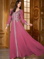 Caftan mariage élégant aux motifs andalous