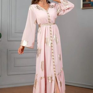 Caftan traditionnel en satin pour occasions spéciales